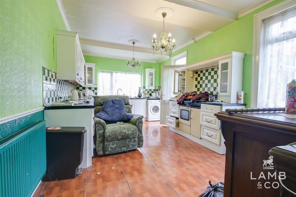 Property photo 3 of 21