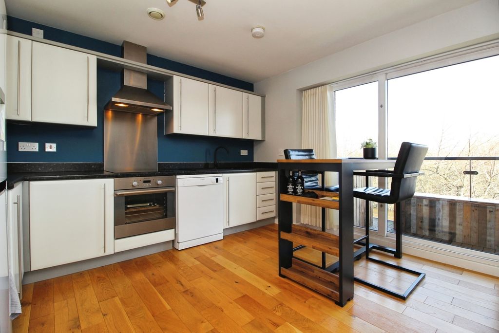 Property photo 3 of 16 Kitchen