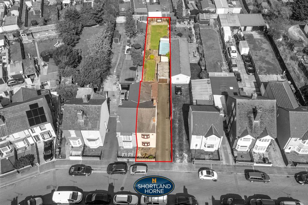 Property photo 2 of 27 Plot Outline