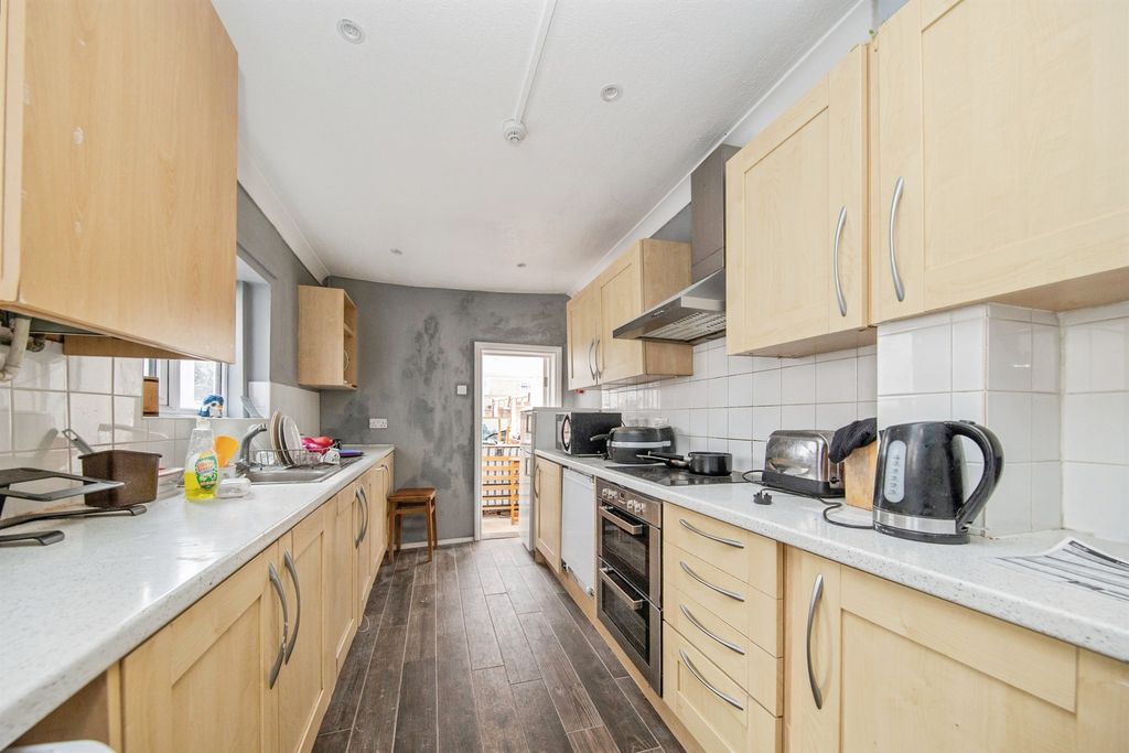 Property photo 2 of 16