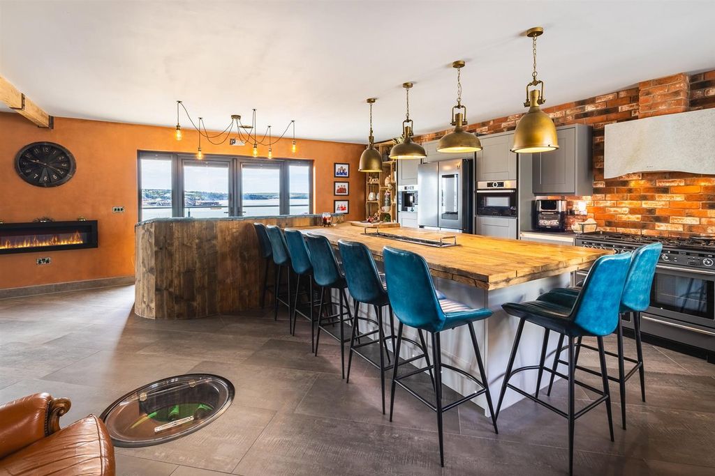 Property photo 3 of 114 Dbp_Clg_Garrisonhouse_017.Jpg