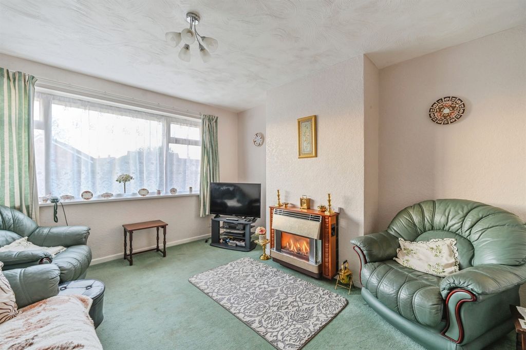 Property photo 2 of 17