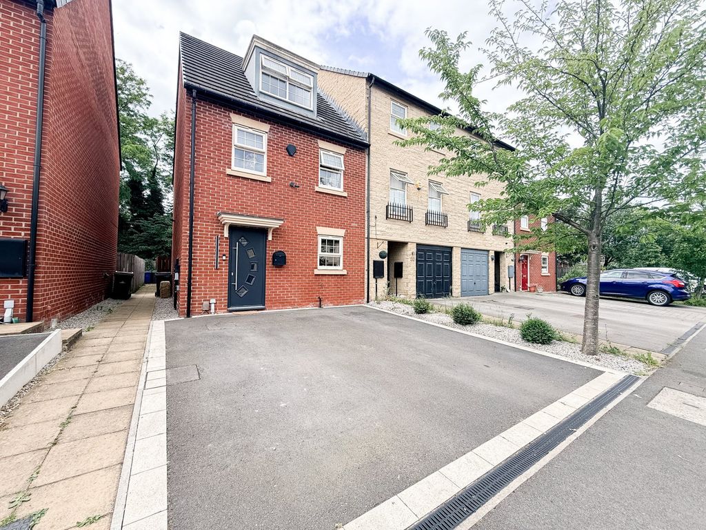 Property photo 1 of 31