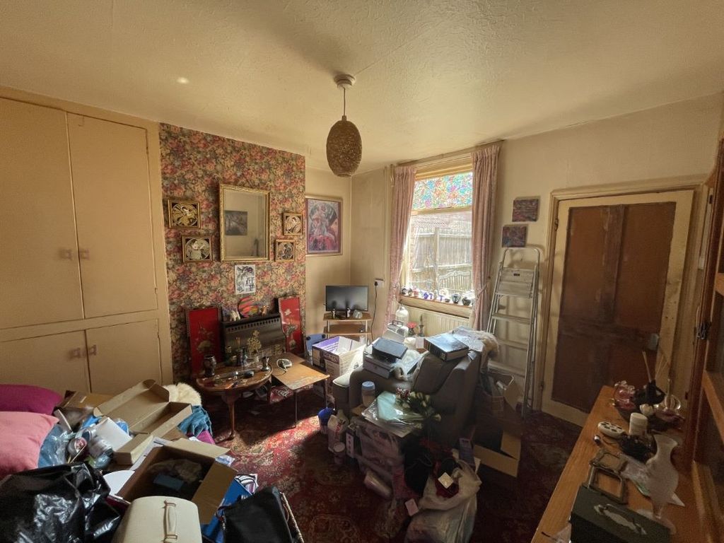 Property photo 3 of 16