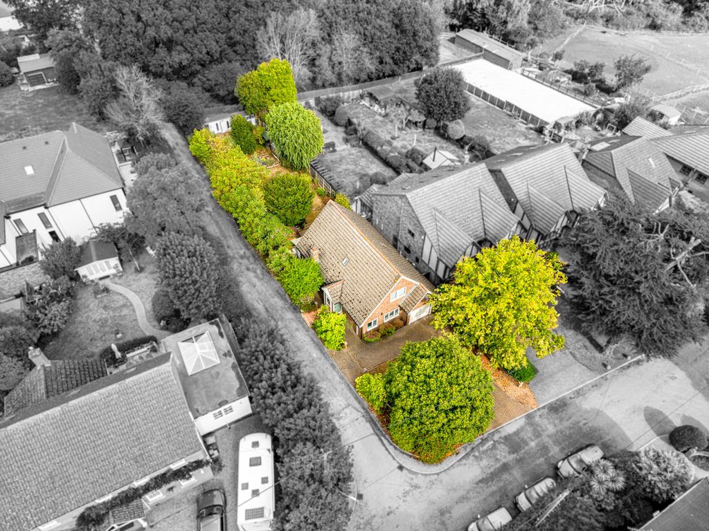 Property photo 3 of 36