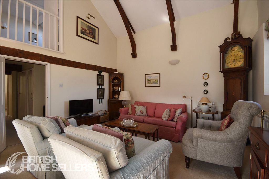 Property photo 3 of 23 Picture No. 18