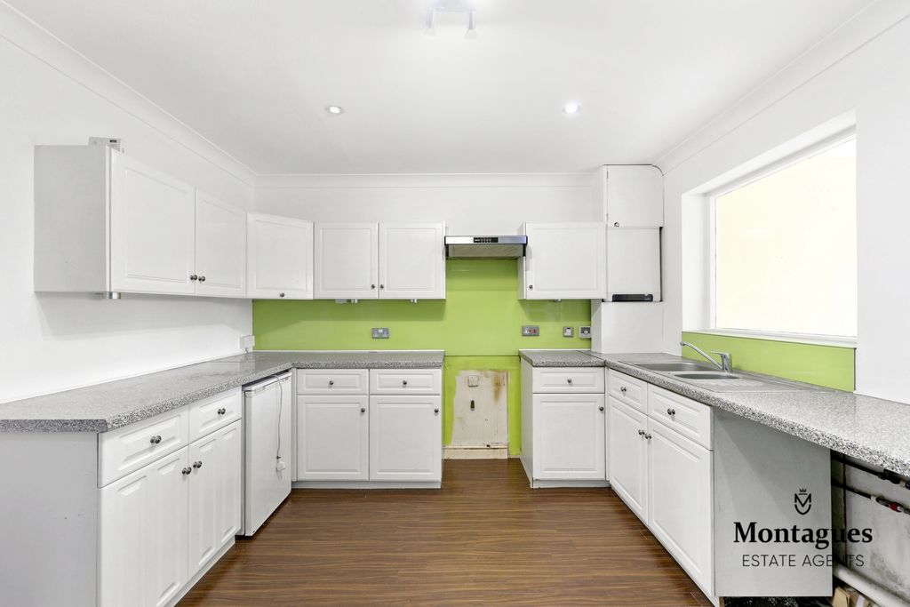 Property photo 3 of 19 Photo 14