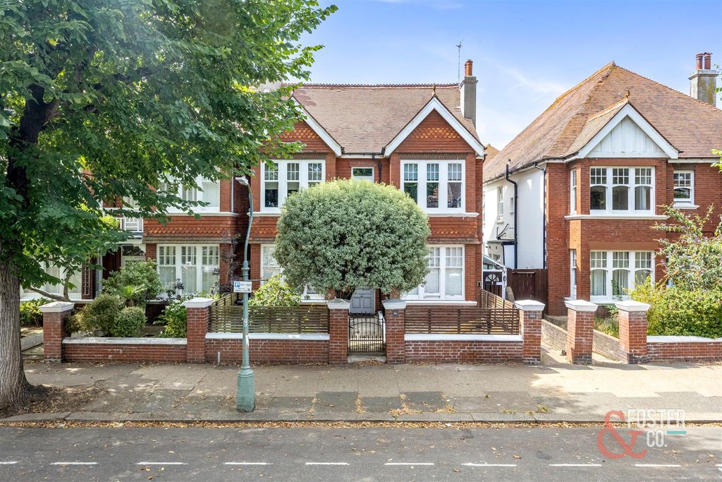 Property photo 1 of 23 Walsingham Road 82, Gff-008.Jpg