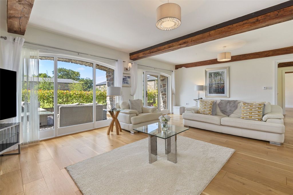 Property photo 1 of 36 Picture No. 15