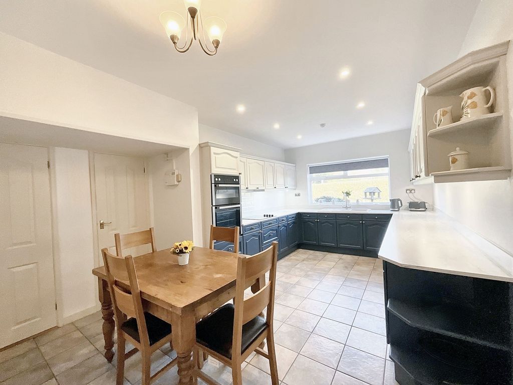 Property photo 2 of 27