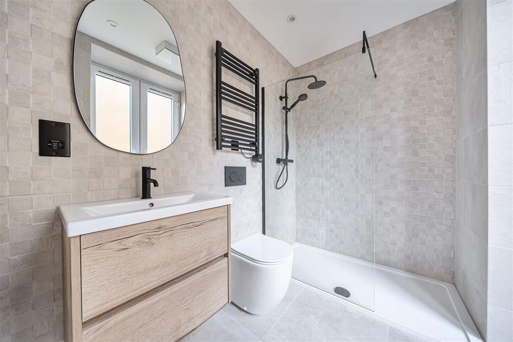 Property photo 3 of 16 1396390-6-695d1c52Aa2Fd.Jpg