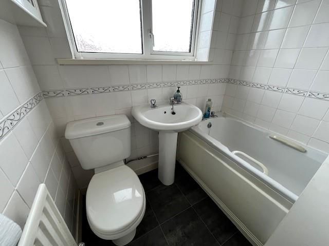 Property photo 3 of 8 Bathroom.Jpg
