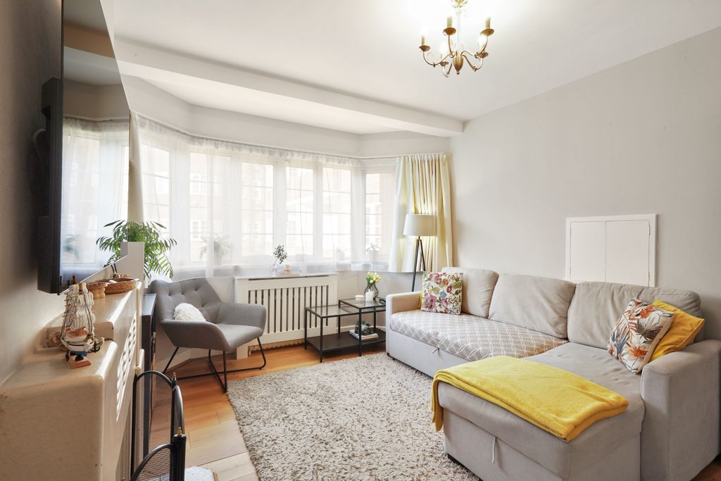 Property photo 3 of 19