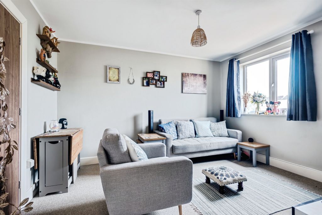 Property photo 2 of 8