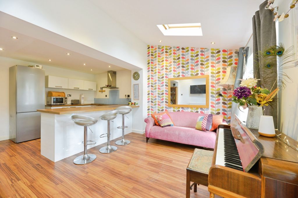 Property photo 2 of 21 Photo #2