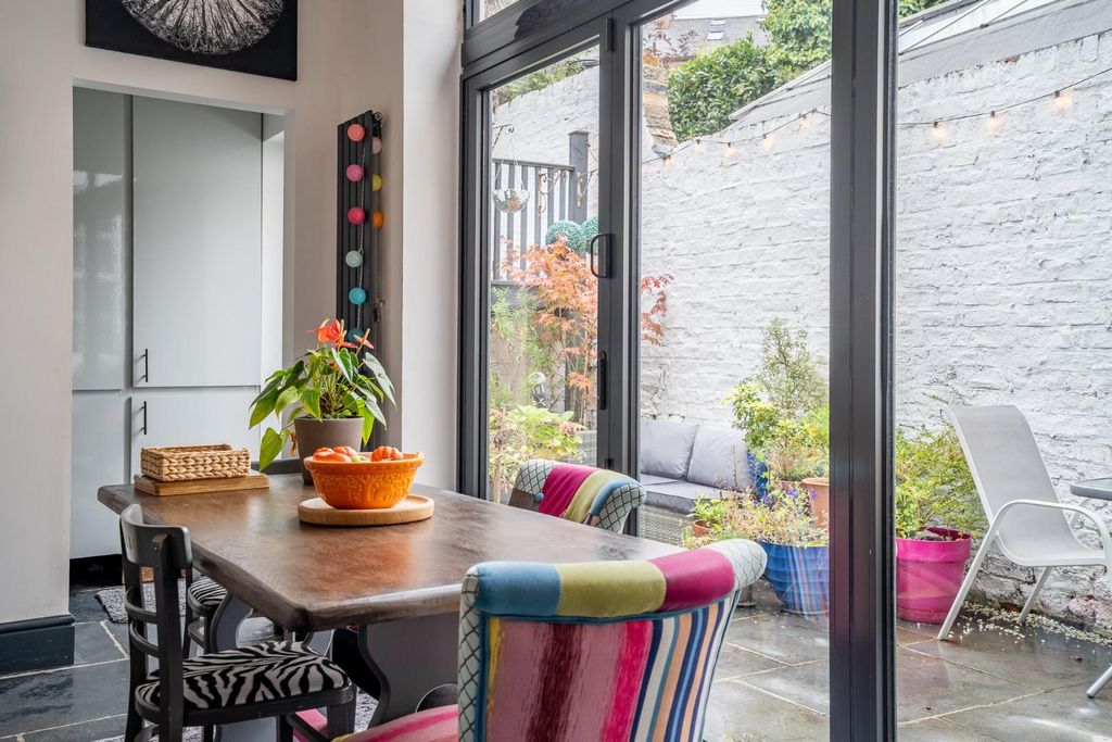 Property photo 3 of 22 Kitchen/Diner