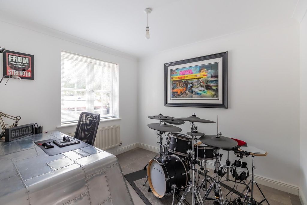 Property photo 3 of 25 65 (1 Of 31).Jpg