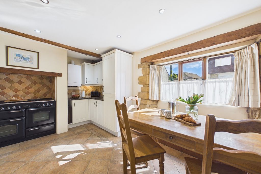 Property photo 2 of 37 Kitchen Diner