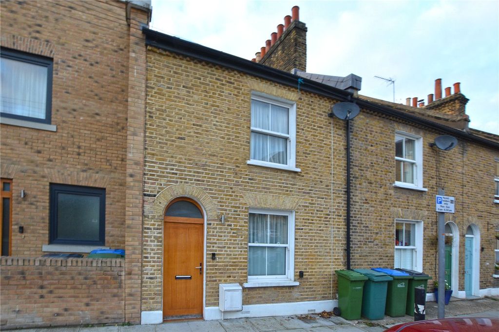 Property photo 1 of 16 Exterior