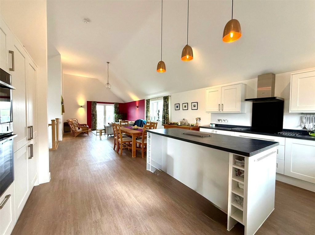 Property photo 3 of 18 Picture No. 14