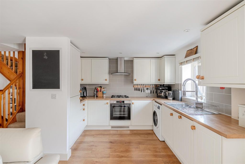 Property photo 2 of 13 1420737-7-69A6c33d21F06.Jpg
