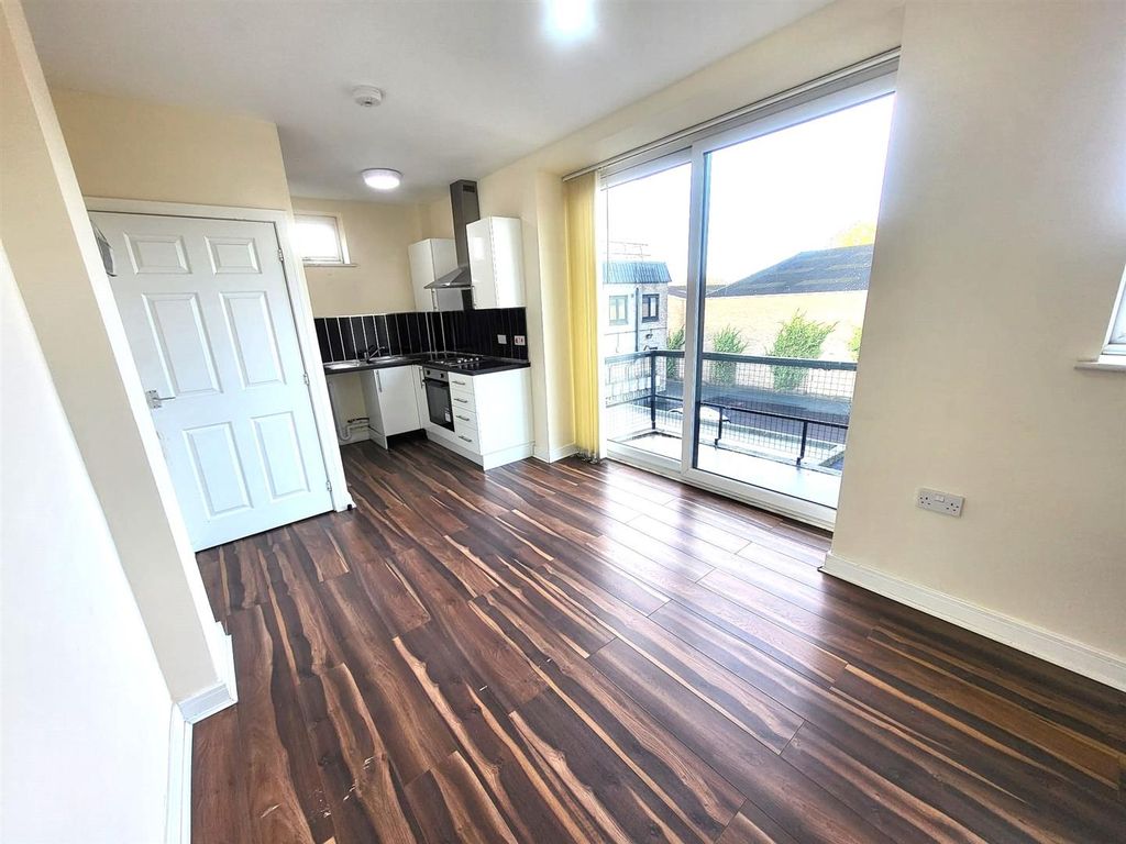 Property photo 3 of 10 Open Plan Living