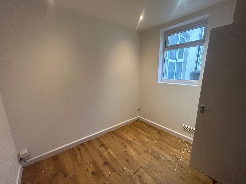 Property photo 3 of 6 Image