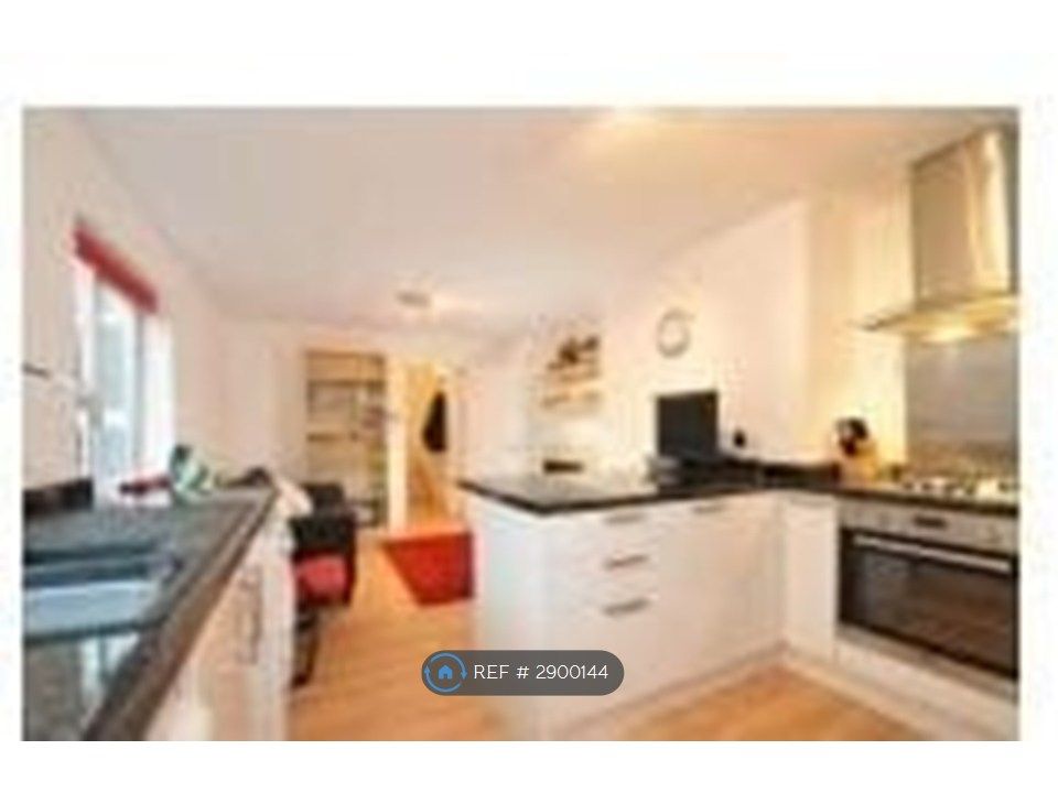Property photo 2 of 34