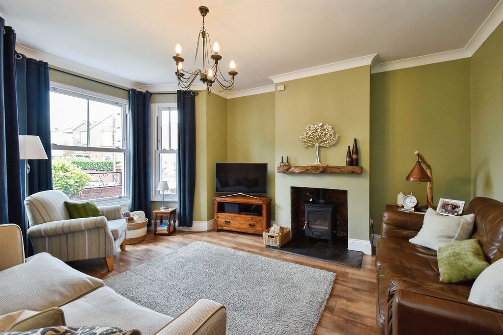 Property photo 2 of 17