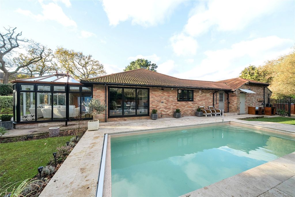 Property photo 1 of 24 Picture No. 11