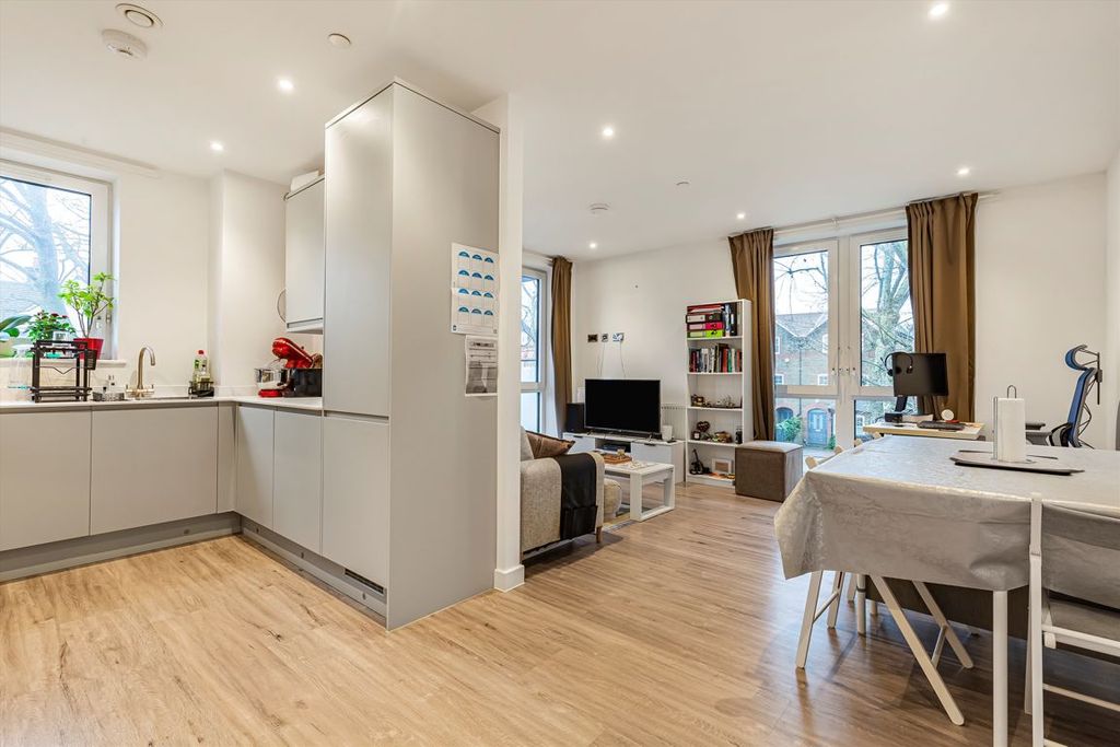 Property photo 2 of 6