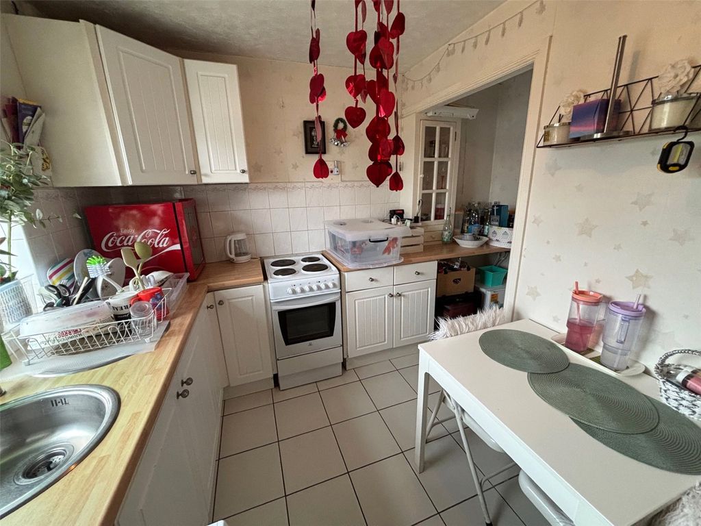 Property photo 3 of 8 Picture No. 04