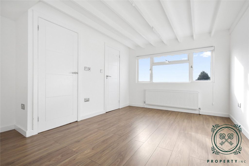 Property photo 3 of 17 Bedroom 4