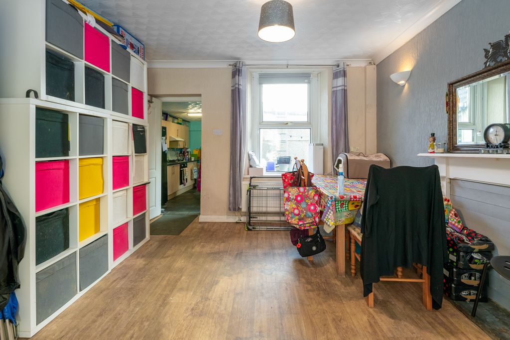 Property photo 3 of 24