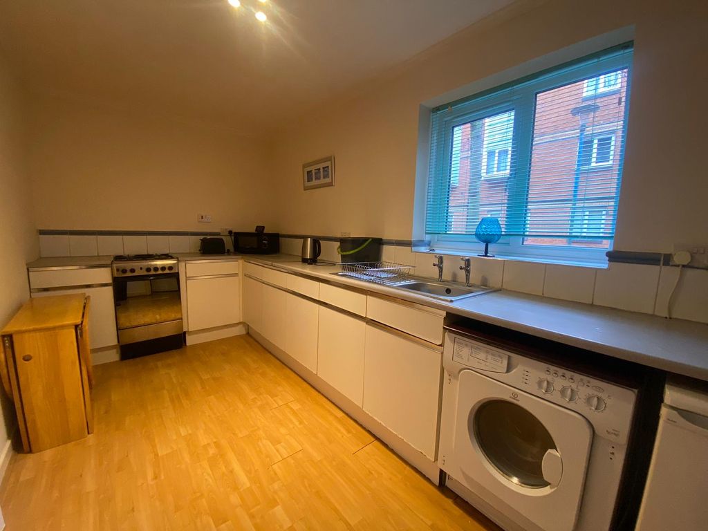 Property photo 1 of 5 Bedroom 1