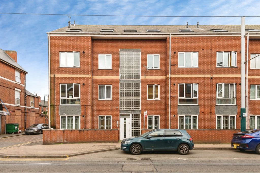 Property photo 1 of 11