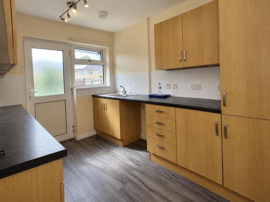 Property photo 3 of 8 01_Kitchen_Angle.Png