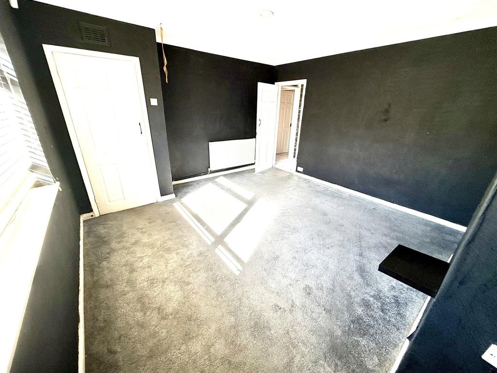 Property photo 3 of 15 Living Room