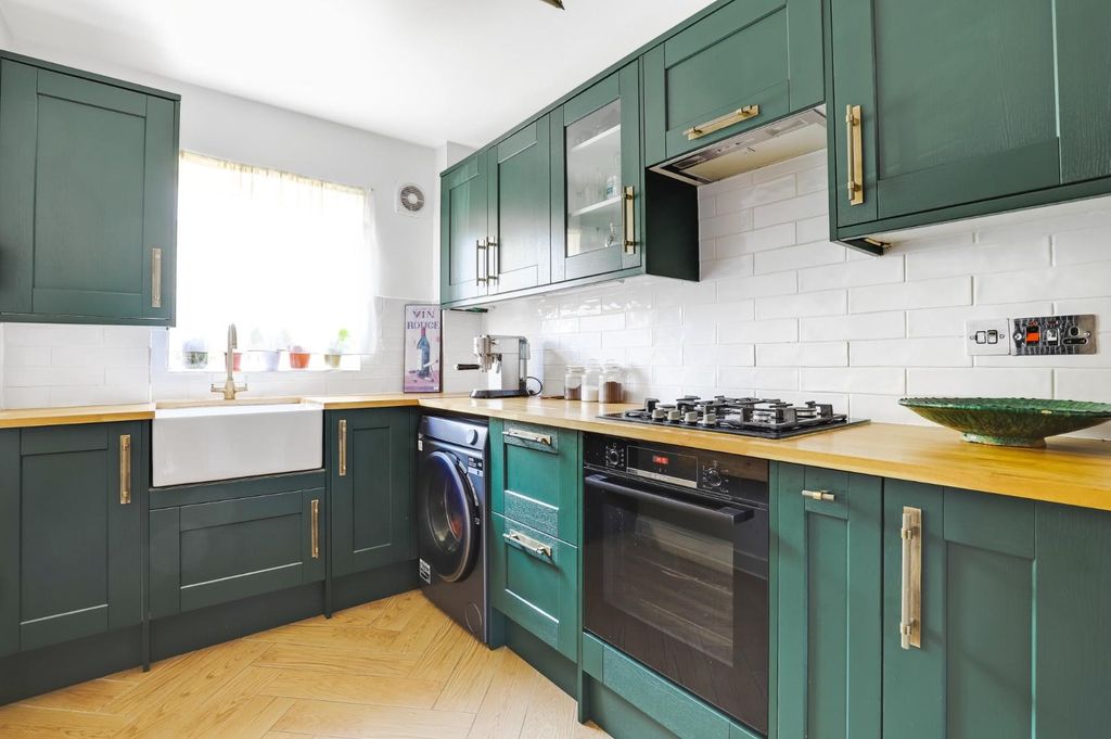 Property photo 3 of 18 06-Bebdjhpropworld - Flat 10 Wells Park Court - 1.