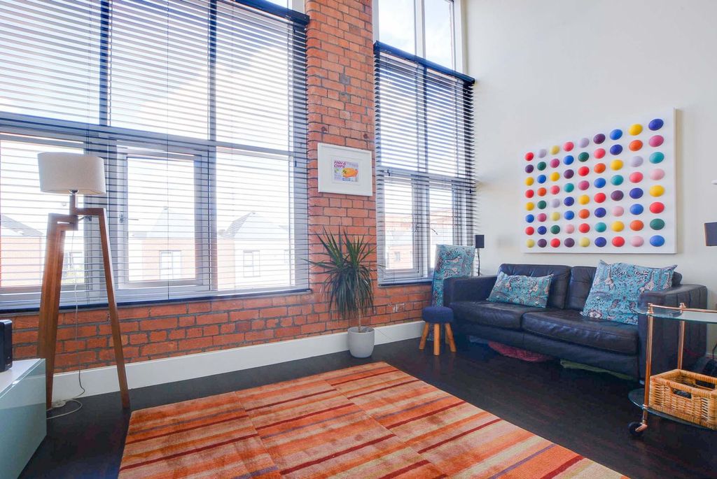 Property photo 3 of 24