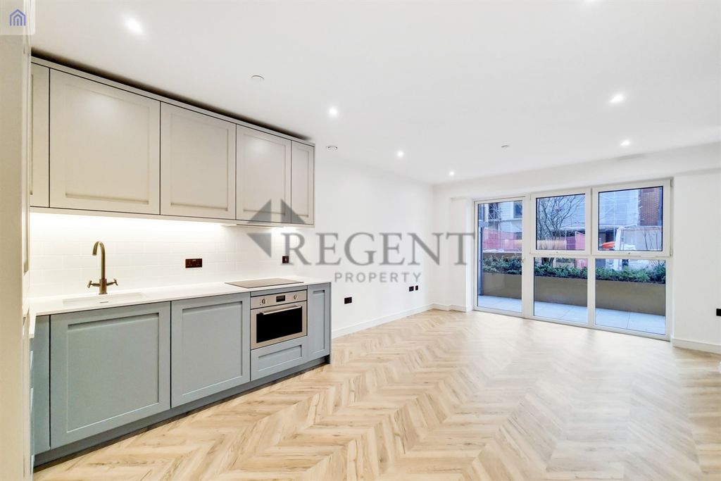 Property photo 1 of 13 Open Plan