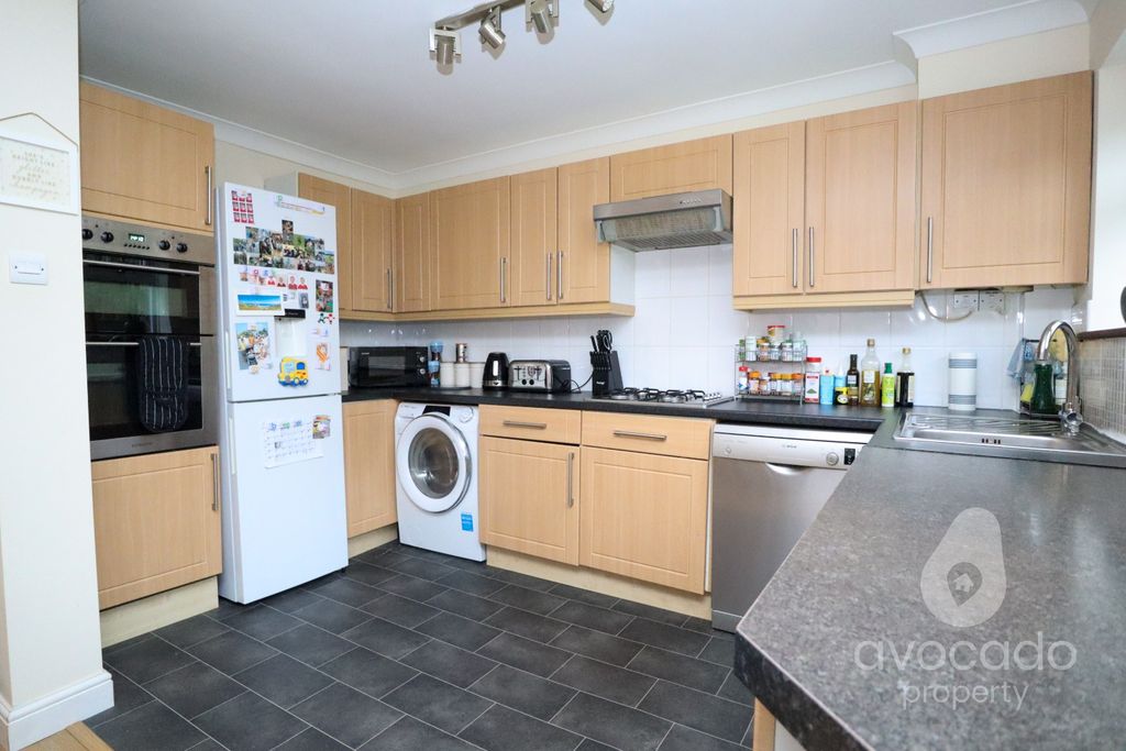 Property photo 3 of 11 4862106