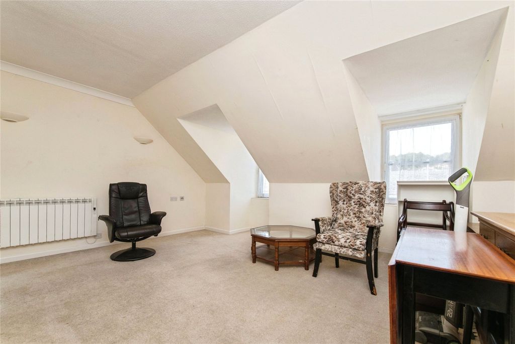 Property photo 1 of 10 Lounge