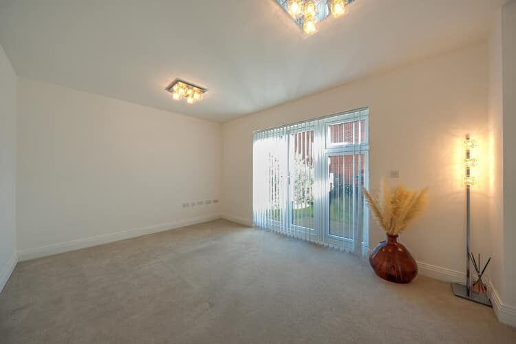 Property photo 2 of 25