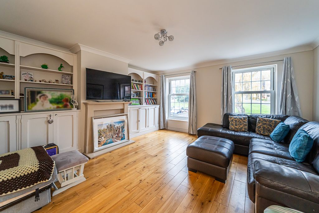 Property photo 3 of 20