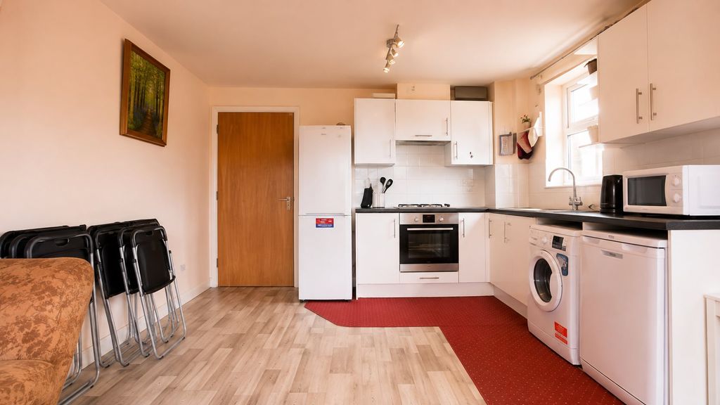 Property photo 1 of 7 Kitchen