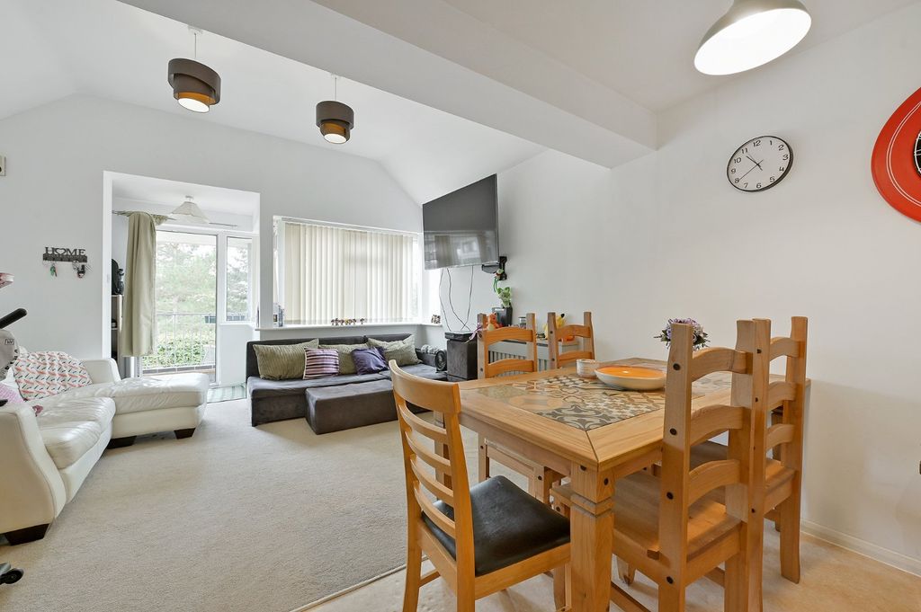 Property photo 2 of 8 Picture No. 04