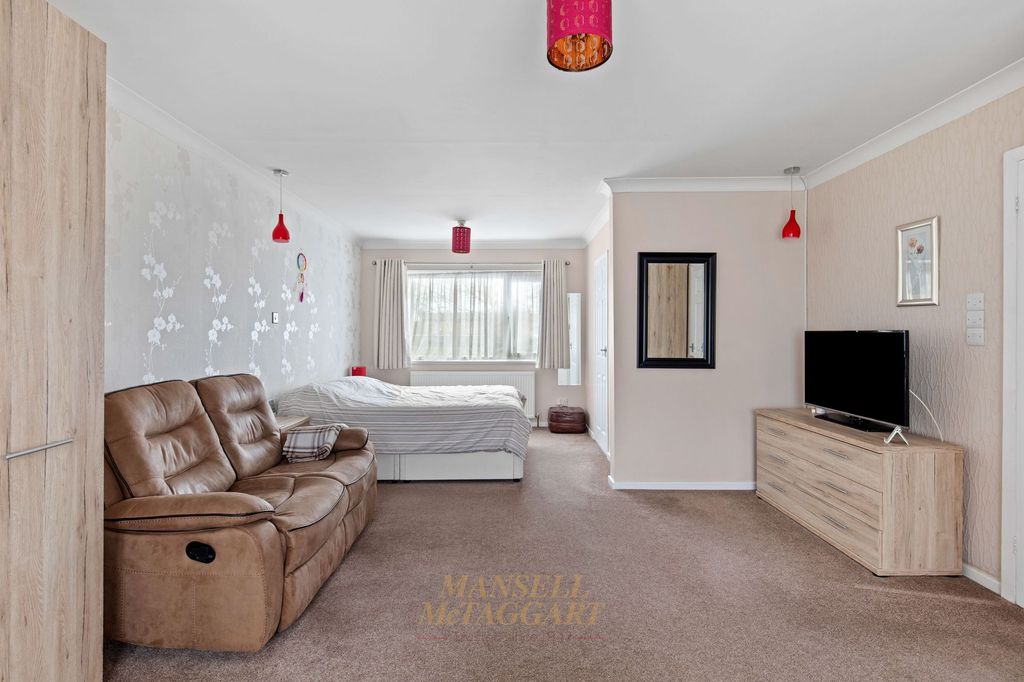 Additional image 15 of 4 bed detached house for saleArtel Croft, Crawley RH10