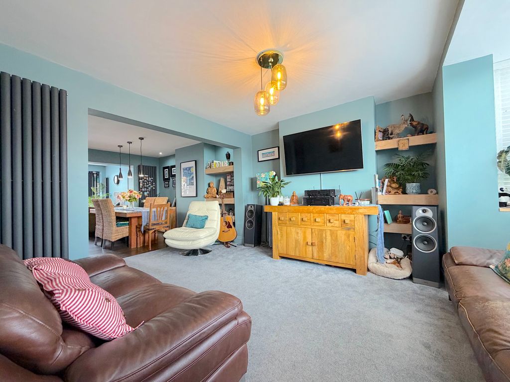 Property photo 2 of 46
