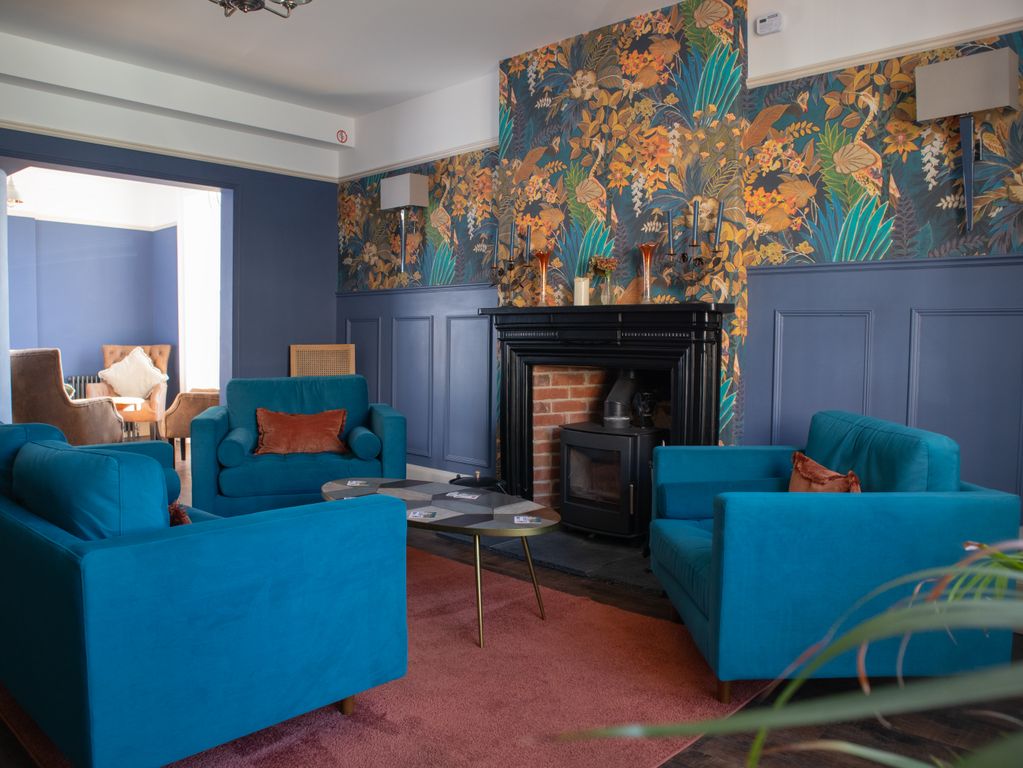 Property photo 2 of 20